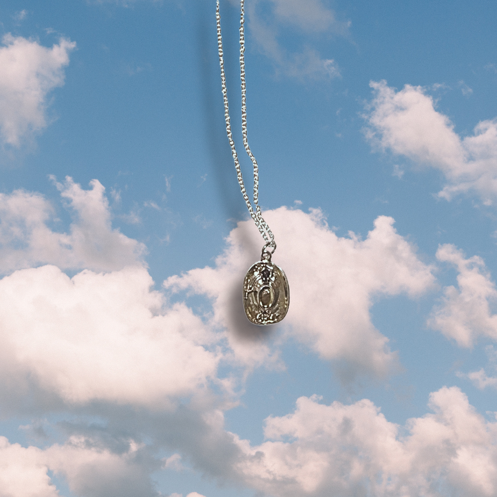 Western hat necklace